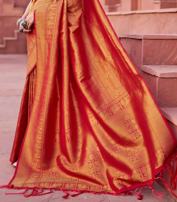 Red_Silk_Sarees_With_Blouse_Piece_For_Women