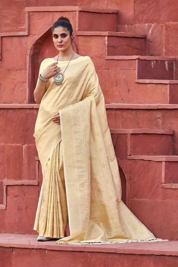 White_Silk_Sarees_With_Blouse_Piece_For_Women