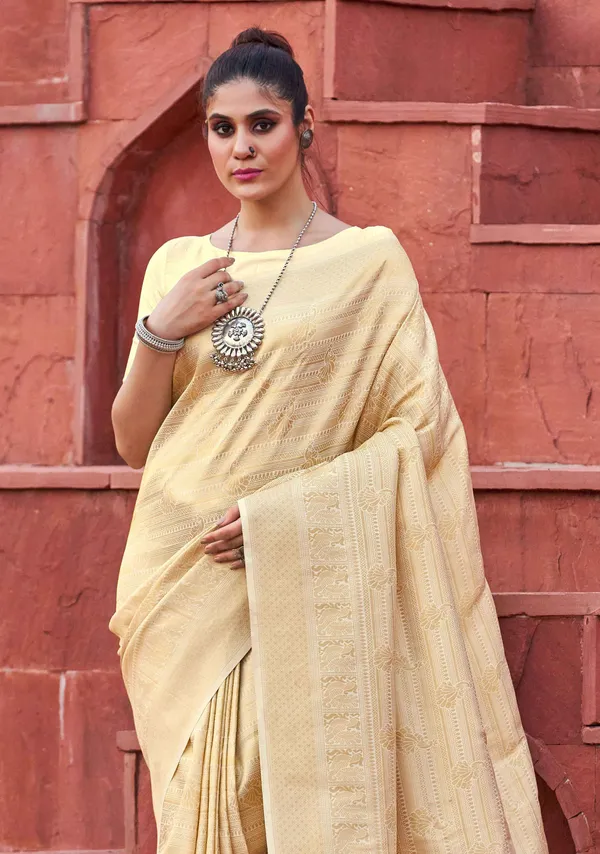 White_Silk_Sarees_With_Blouse_Piece_For_Women