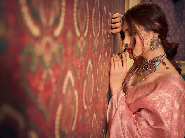 Peach_Silk_Sarees_With_Blouse_Piece_For_Women
