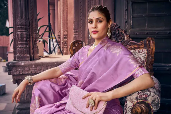 Purple_Silk_Sarees_With_Blouse_Piece_For_Women