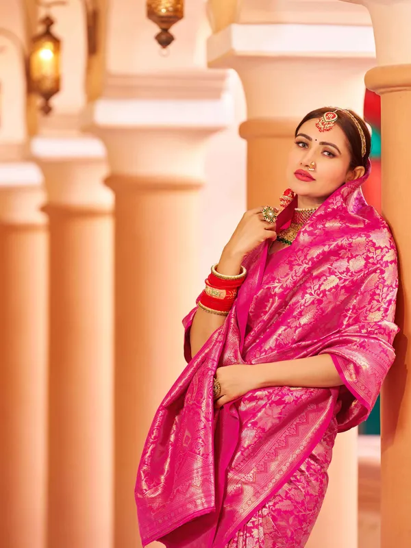 Pink_Silk_Sarees_With_Blouse_Piece_For_Women