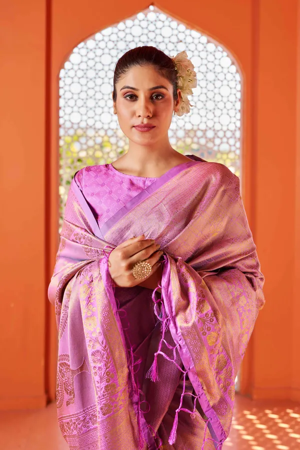 Pink_Silk_Sarees_With_Blouse_Piece_For_Women