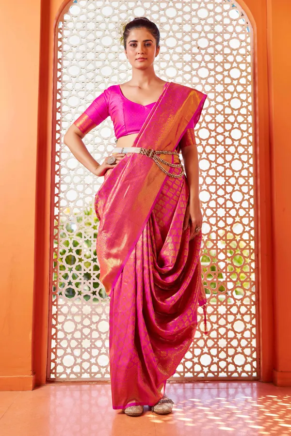 Pink_Silk_Sarees_With_Blouse_Piece_For_Women