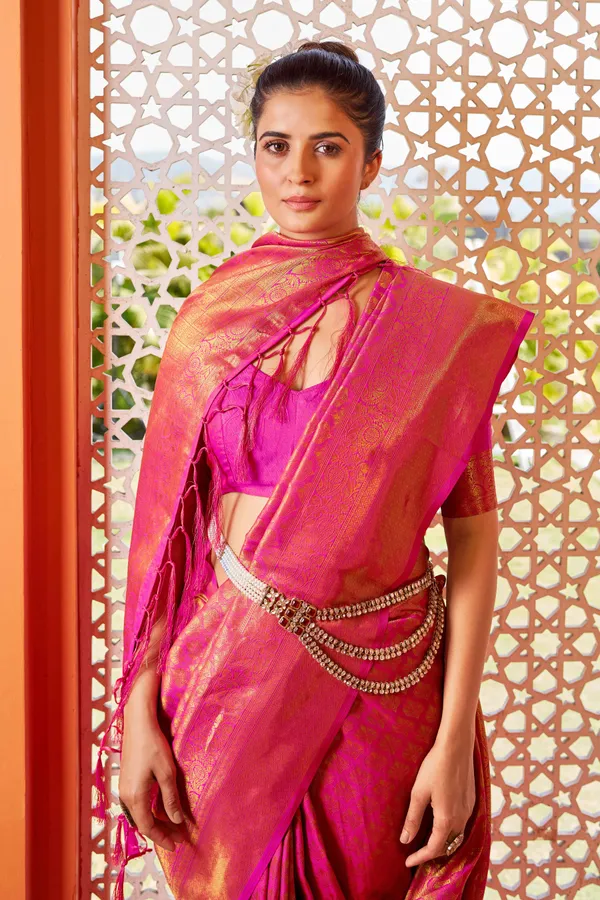 Pink_Silk_Sarees_With_Blouse_Piece_For_Women