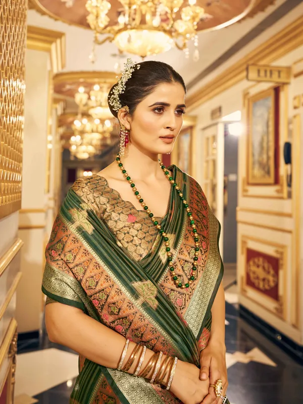 Green_Organza_Sarees_With_Blouse_Piece_For_Women