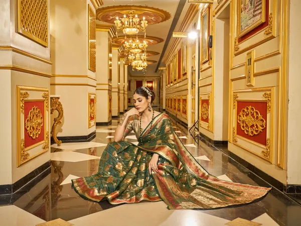 Green_Organza_Sarees_With_Blouse_Piece_For_Women