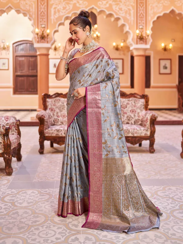 Grey_Cotton_Sarees_With_Blouse_Piece_For_Women