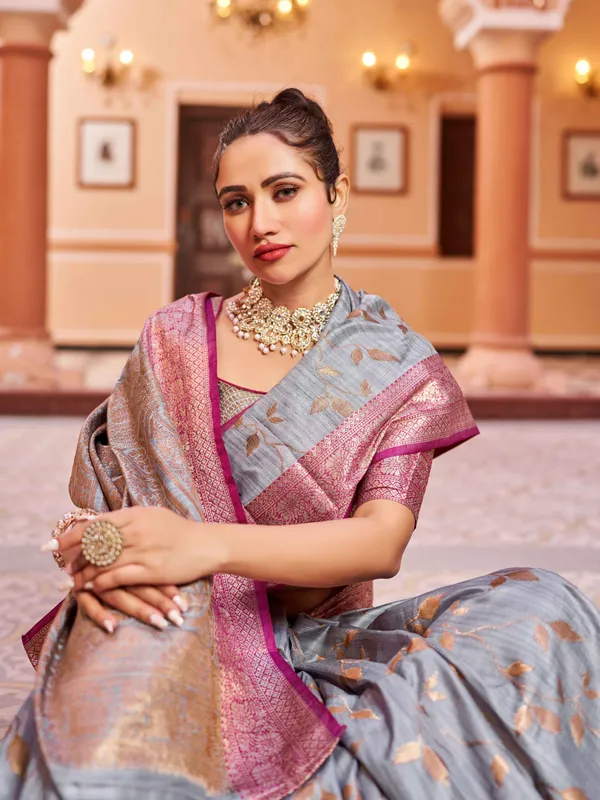 Grey_Cotton_Sarees_With_Blouse_Piece_For_Women