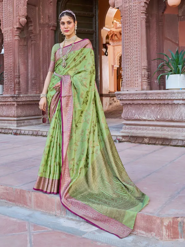 Pista_Cotton_Sarees_With_Blouse_Piece_For_Women