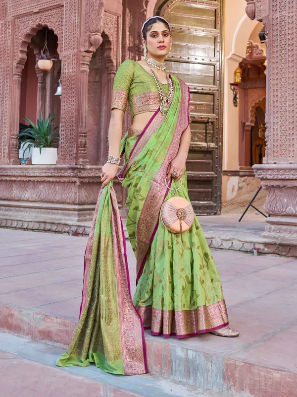 Pista_Cotton_Sarees_With_Blouse_Piece_For_Women