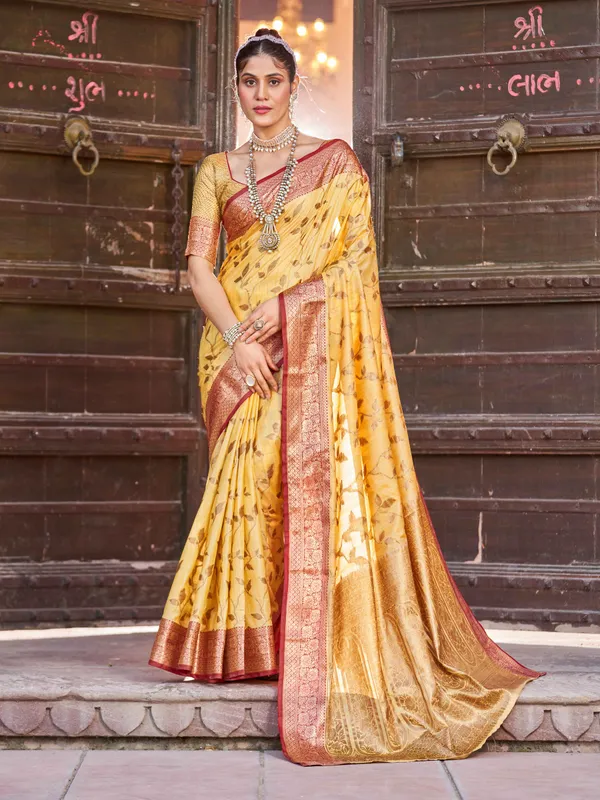 Yellow_Cotton_Sarees_With_Blouse_Piece_For_Women