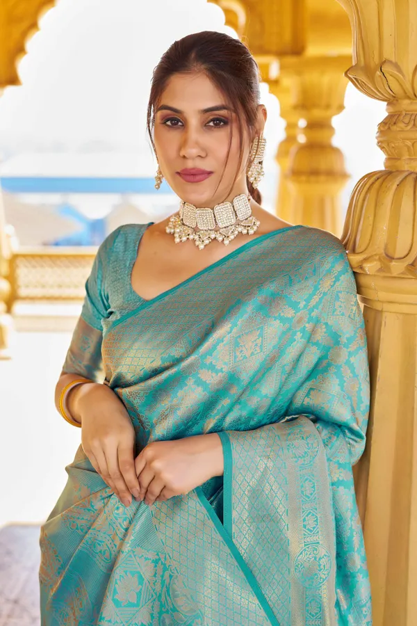 Blue_Silk_Sarees_With_Blouse_Piece_For_Women
