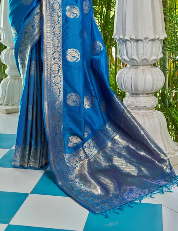 Blue_Cotton_Silk_Sarees_With_Blouse_Piece_For_Women