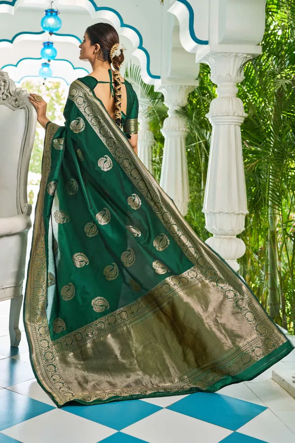Green_Cotton_Silk_Sarees_With_Blouse_Piece_For_Women