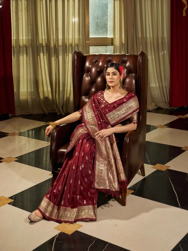 Maroon_Cotton_Silk_Sarees_With_Blouse_Piece_For_Women