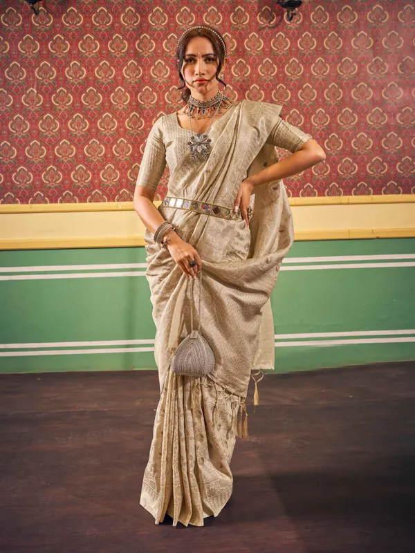 Cream_Silk_Sarees_With_Blouse_Piece_For_Women