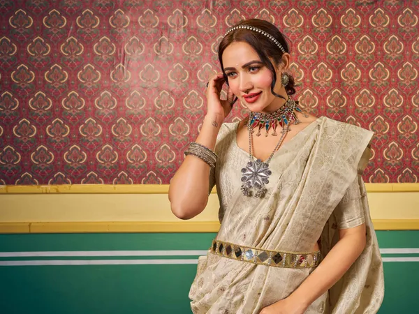 Cream_Silk_Sarees_With_Blouse_Piece_For_Women
