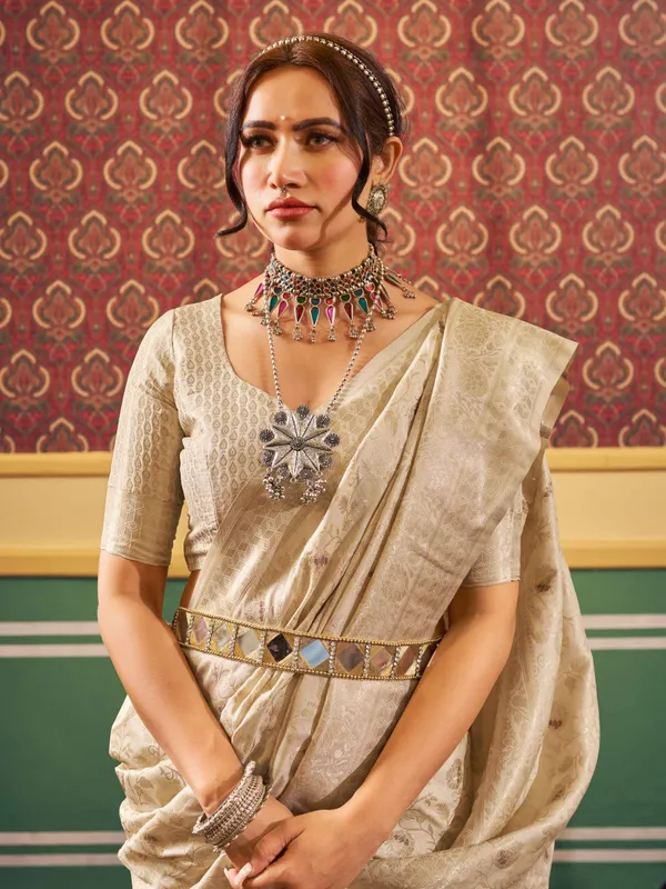 Cream_Silk_Sarees_With_Blouse_Piece_For_Women