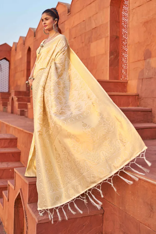 White_Silk_Sarees_With_Blouse_Piece_For_Women