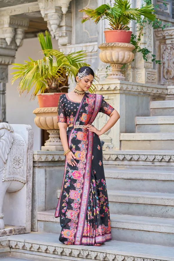 Black_Cotton_Sarees_With_Blouse_Piece_For_Women