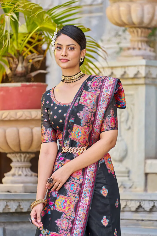 Black_Cotton_Sarees_With_Blouse_Piece_For_Women