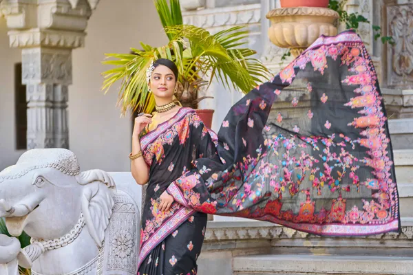Black_Cotton_Sarees_With_Blouse_Piece_For_Women