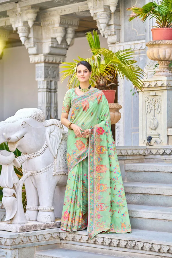 Pista_Cotton_Sarees_With_Blouse_Piece_For_Women