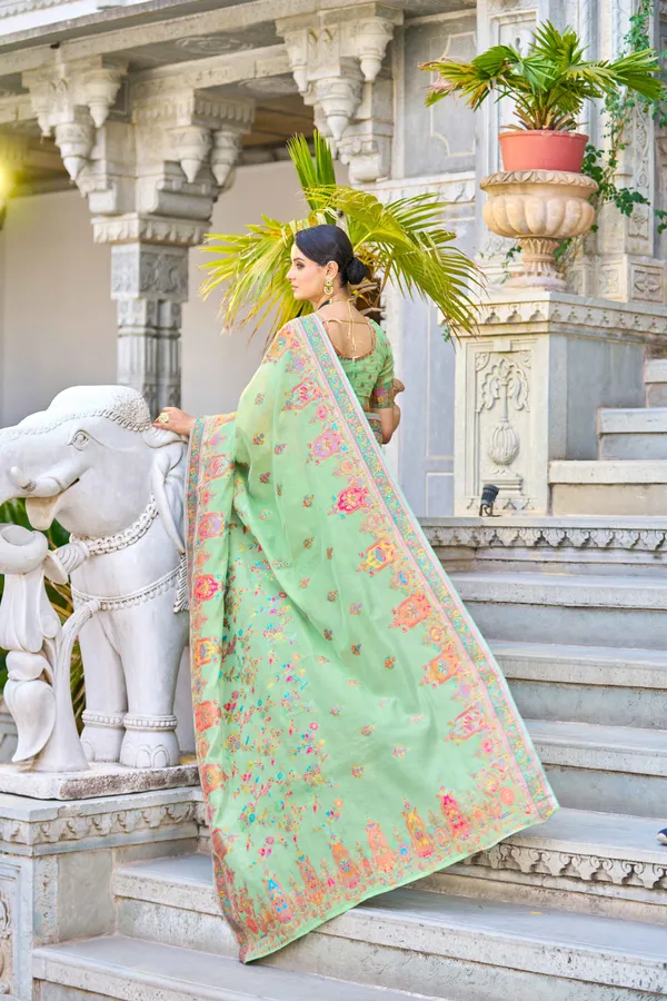 Pista_Cotton_Sarees_With_Blouse_Piece_For_Women