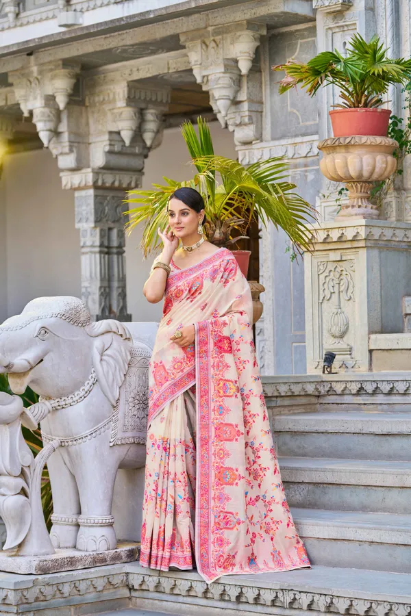 White_Cotton_Sarees_With_Blouse_Piece_For_Women
