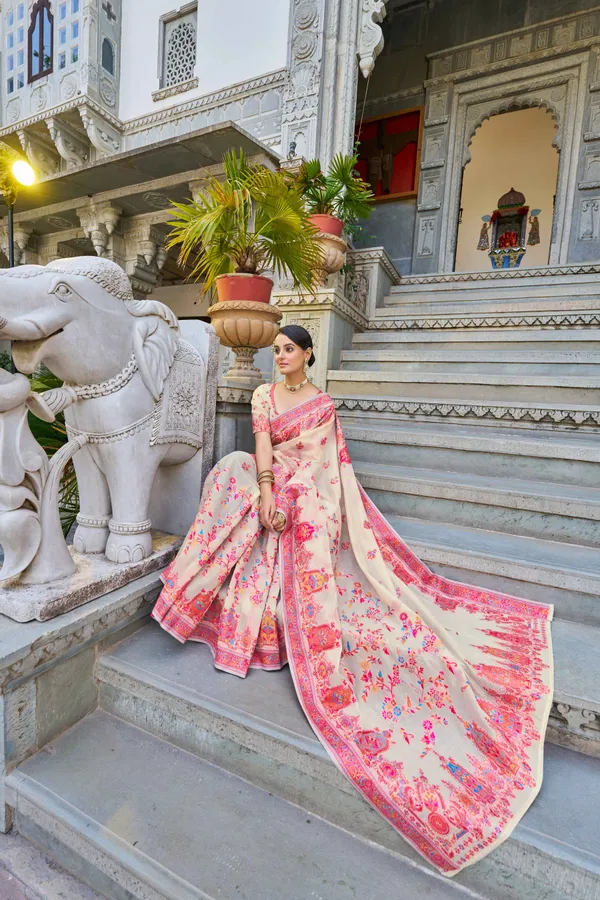White_Cotton_Sarees_With_Blouse_Piece_For_Women