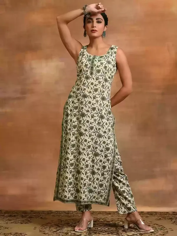 Light_Green_Floral_Print_Cotton_Blend_Sleeveless_Kurti_Pant_Set_For_Women