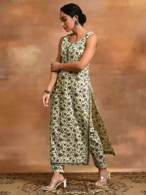 Light_Green_Floral_Print_Cotton_Blend_Sleeveless_Kurti_Pant_Set_For_Women