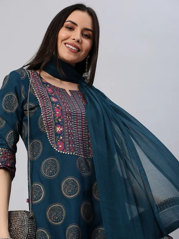 Blue_Kurta_Pant_Set_With_Dupatta_For_Women