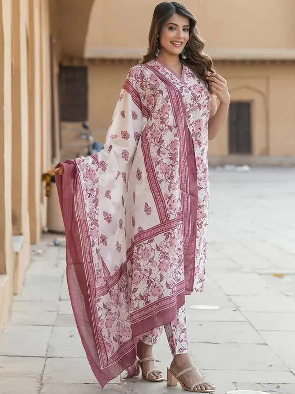 Purple_And_Pink_Floral_Print_Pure_Cotton_Sleeveless_Kurti_Pant_Dupatta_Set_For_Women