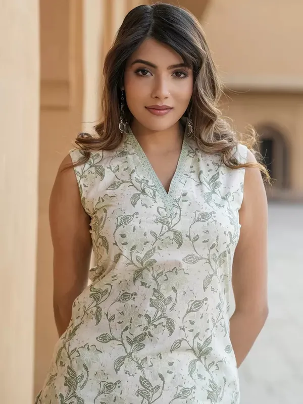 Green_Pure_Cotton_Sleeveless_Printed_Kurti_Pant_Dupatta_Set_For_Women