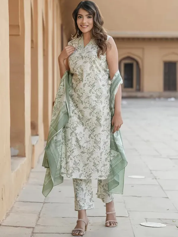 Green_Pure_Cotton_Sleeveless_Printed_Kurti_Pant_Dupatta_Set_For_Women