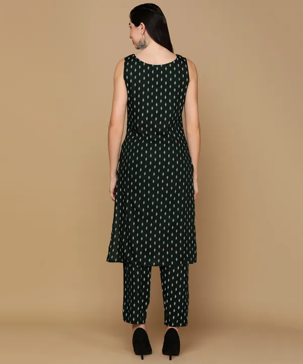Green_Printed_Sleeveless_Rayon_Kurta_Pant_For_Women