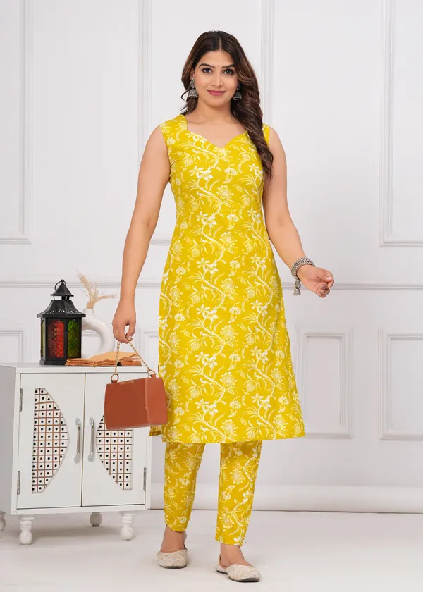 Light_Green_Floral_Print_Sleeveless_Pure_Cotton_Kurti_Pant_Set_For_Women