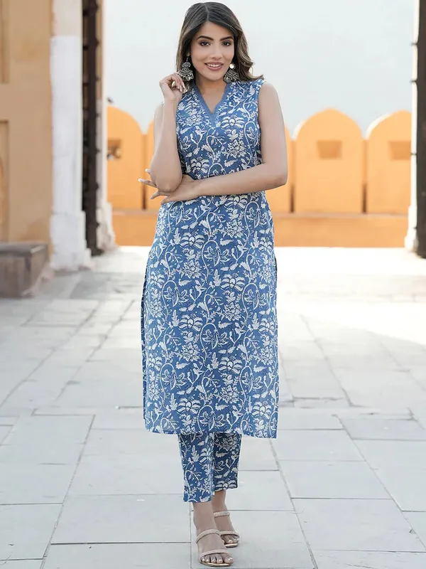 Light_Blue_Printed_Pure_Cotton_Sleeveless_Kurta_Pant_Set_For_Women