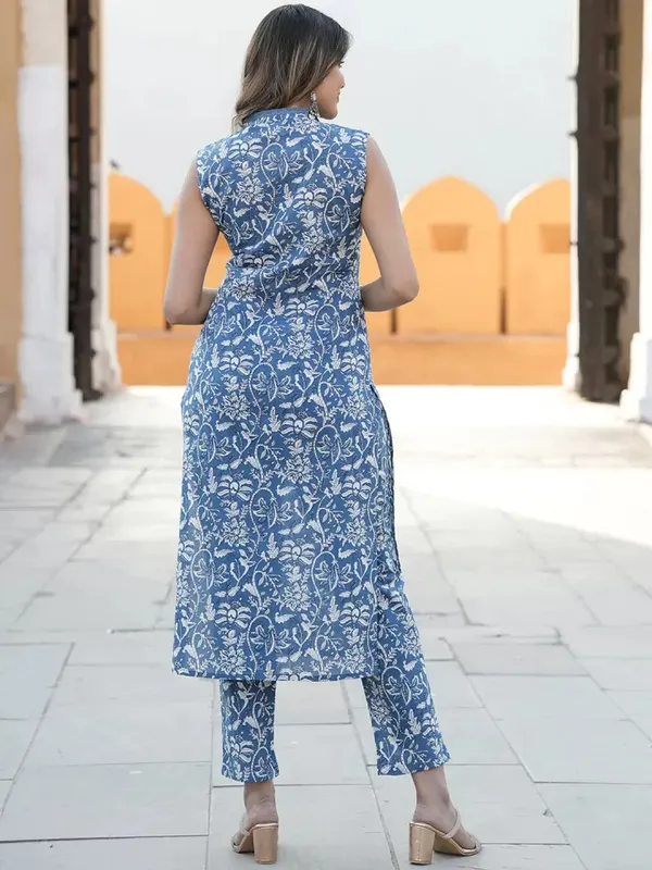 Light_Blue_Printed_Pure_Cotton_Sleeveless_Kurta_Pant_Set_For_Women