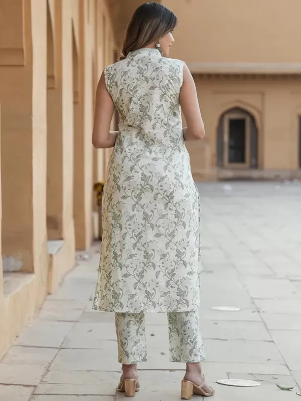 Green_Printed_Pure_Cotton_Sleeveless_Kurta_Pant_Set_For_Women