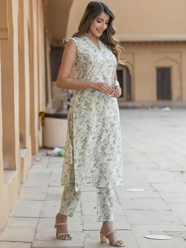 Green_Printed_Pure_Cotton_Sleeveless_Kurta_Pant_Set_For_Women