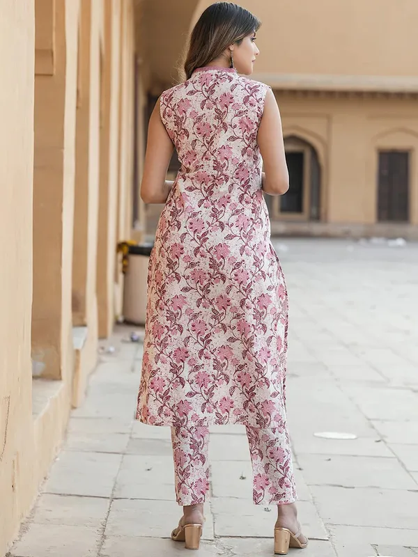Purple_And_Pink_Printed_Sleeveless_Rayon_Kurti_Pant_For_Women
