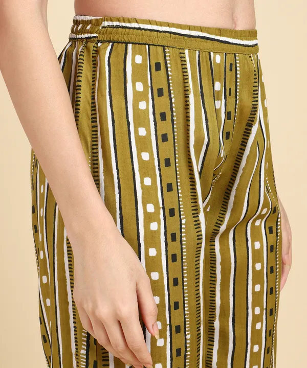 Green_Striped_Sleeveless_Rayon_Kurta_Pant_For_Women