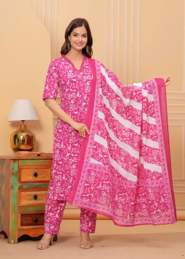 Pink_Casual_Wear_Women_Cotton_Kurta_Pant_Set_With_Dupatta