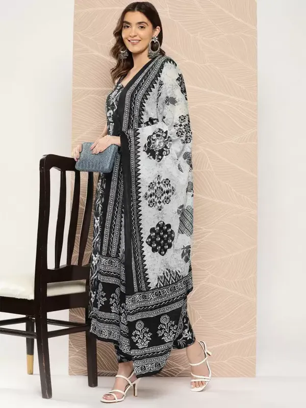 Black_Kurta_Pant_Set_With_Dupatta_For_Women