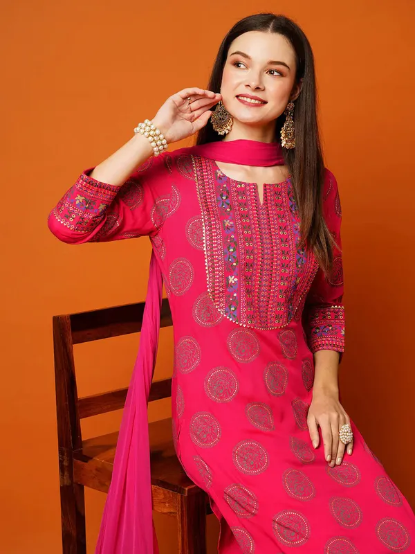 Pink_Kurta_Pant_Set_With_Dupatta_For_Women