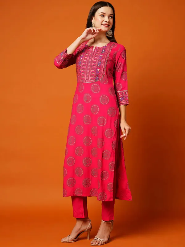 Pink_Kurta_Pant_Set_With_Dupatta_For_Women