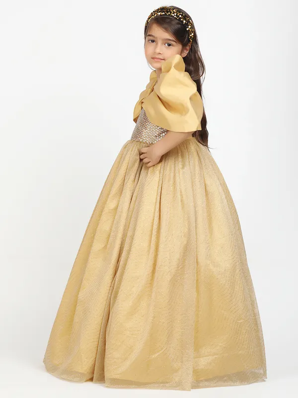 Jelly_Jones__Golden_Puff_sleeve_Gown